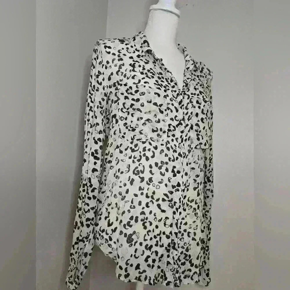 Bella Dahl Animal Print Super Soft Button-Up Shirt - Picture 2 of 9